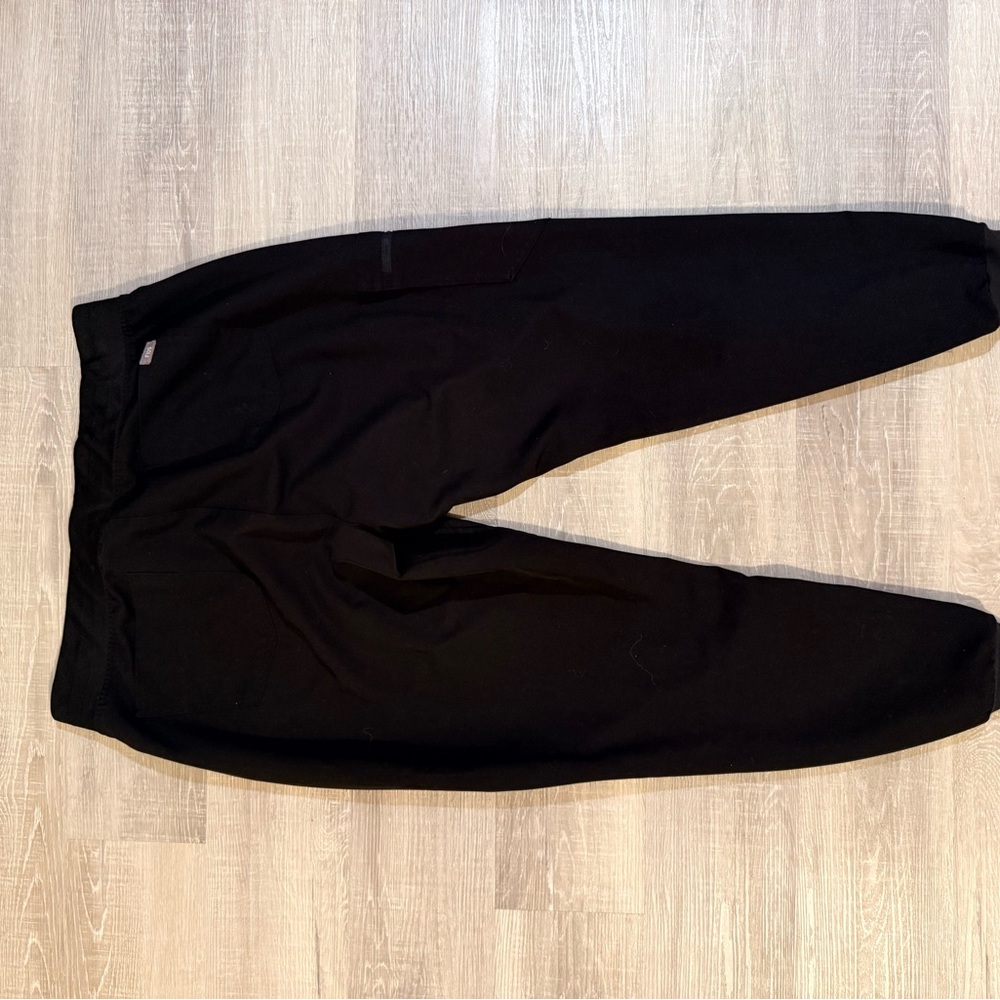 FIGS Zamora Black Joggers - Picture 3 of 4